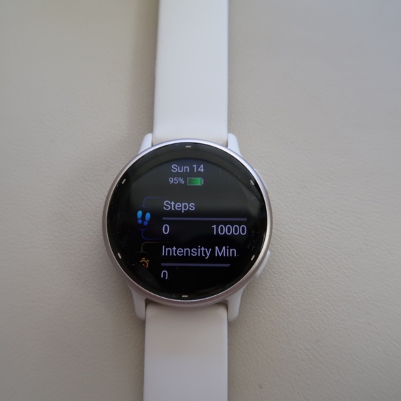 GARMIN Vivoactive 5 Health and Fitness Smartwatch - Picture 3 of 5